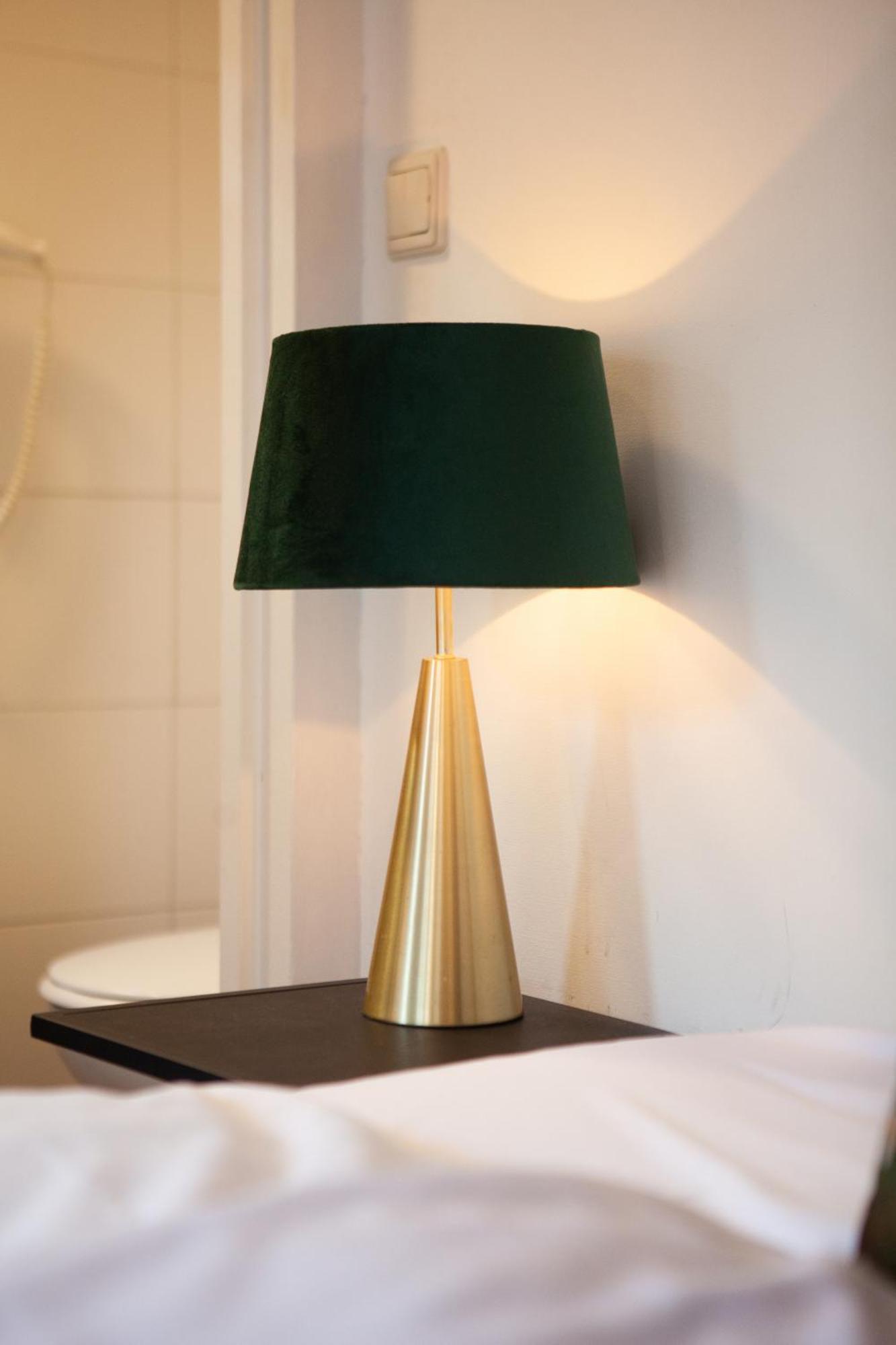 Kings Inn City Hotel Алкмар Экстерьер фото